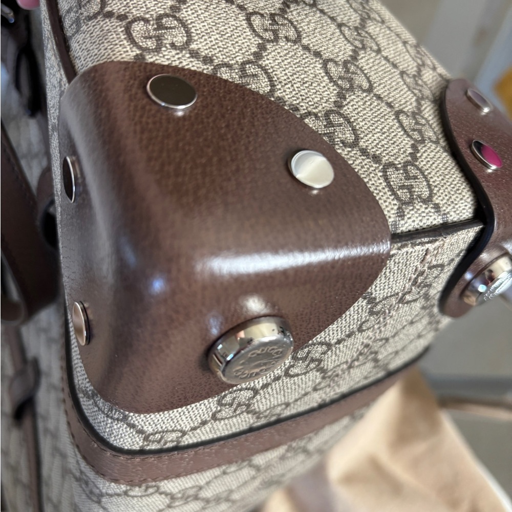 Gucci GG Supreme Tote Bag - Picture 5 of 15
